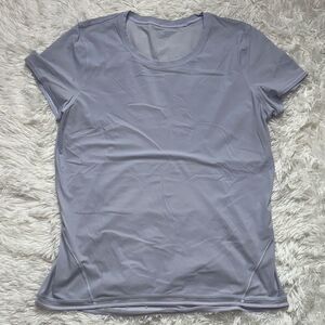 lululemon athletica Cool Gray Short Sleeve Tee